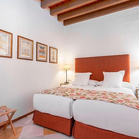 Genteel Home Campamento Siviglia Esterno foto